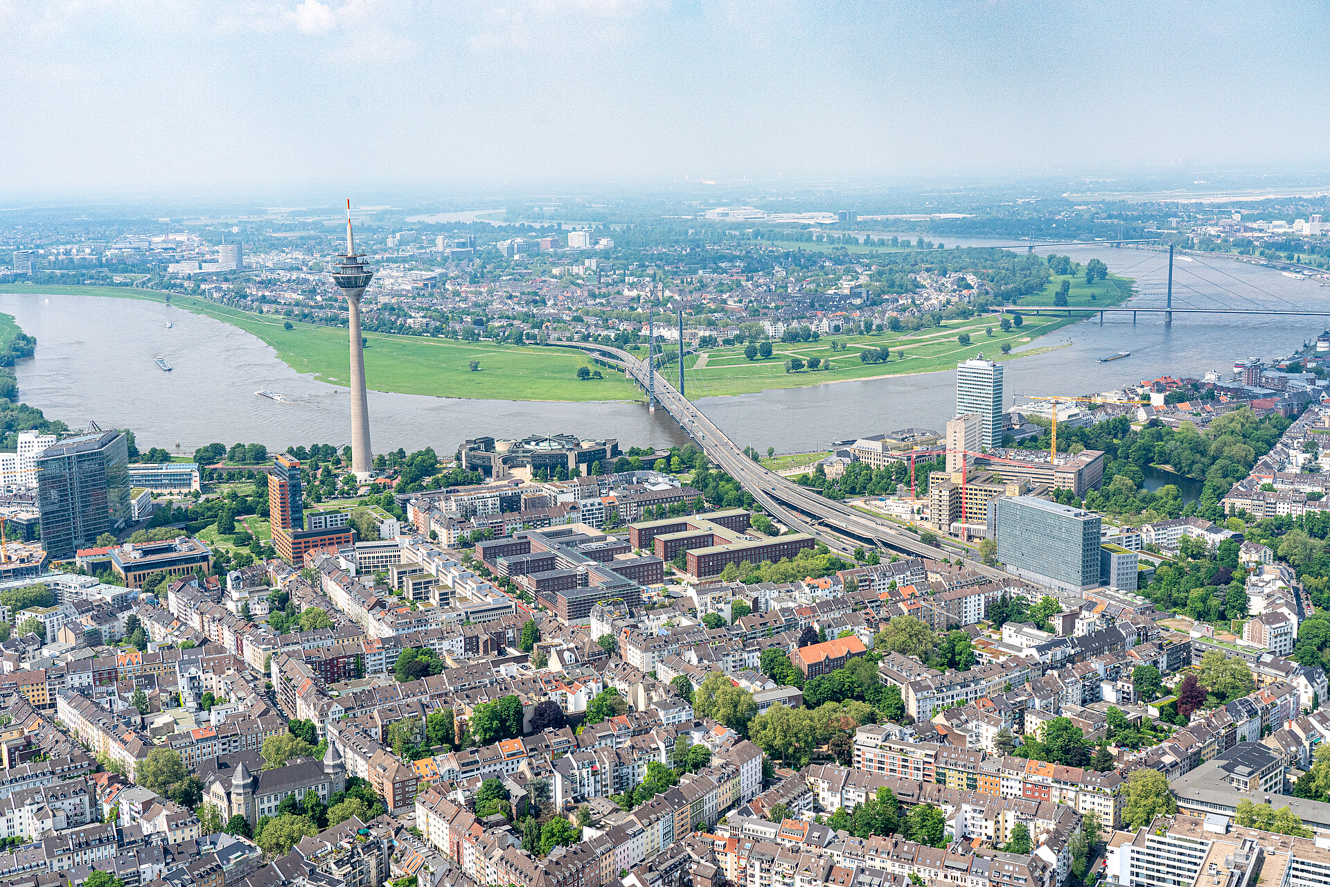 Rheinturm in Düsseldorf