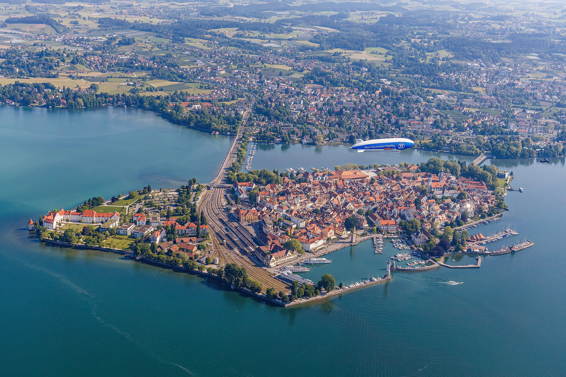 Zeppelin über der Insel Lindau