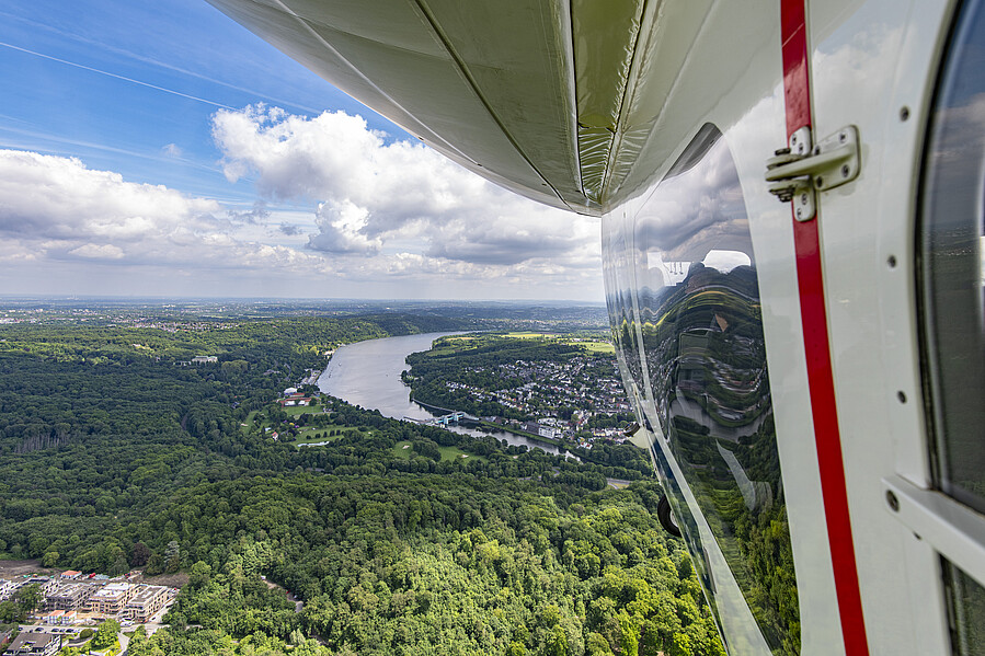 [Translate to English:] Zeppelin über der Ruhr