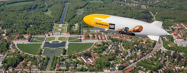 Zeppelin über dem Schloss Nymphenburg in München