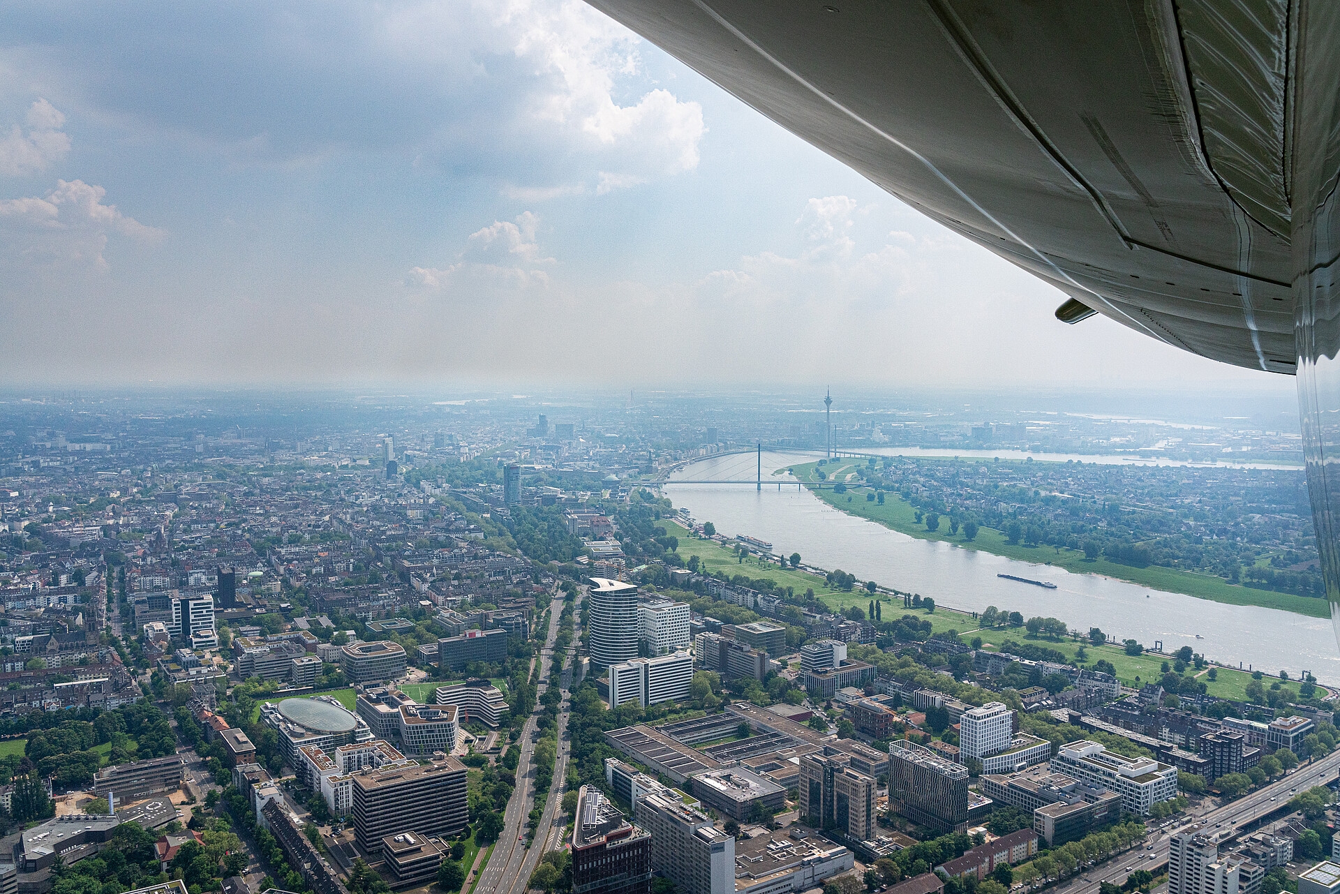 Blick auf Düsseldorf und den Rhein