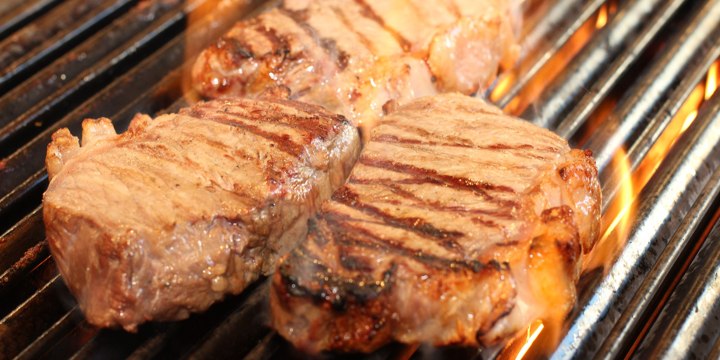 Ein Blick auf die gegrillten Steaks