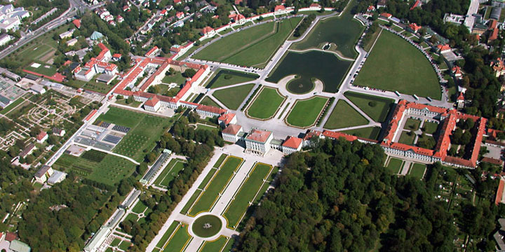 Blick auf das Schloss Nymphenburg in München