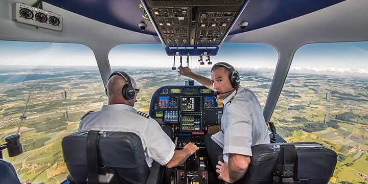 Ein Blick ins Cockpit während eines Fluges