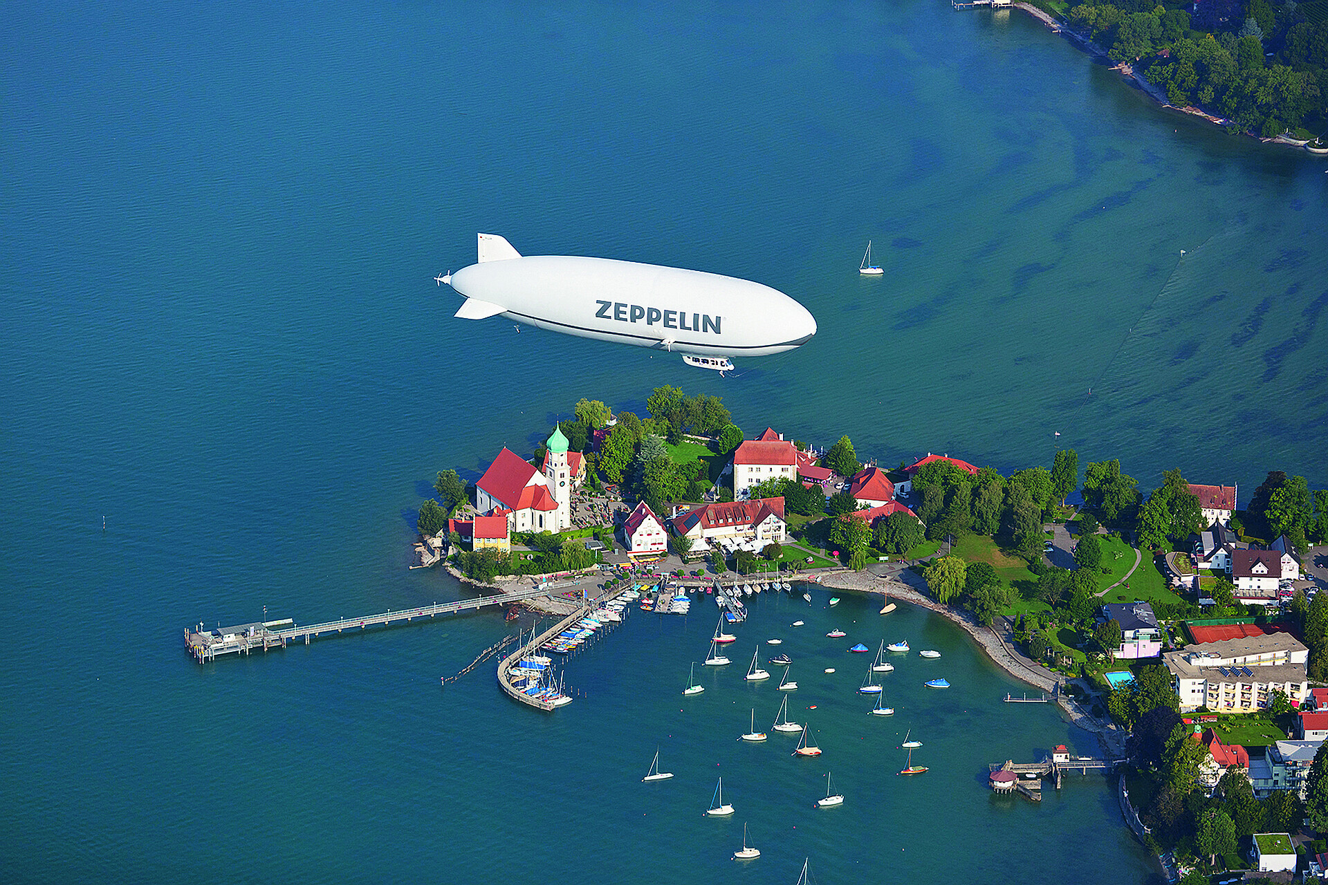 Zeppelin über Wasserburg